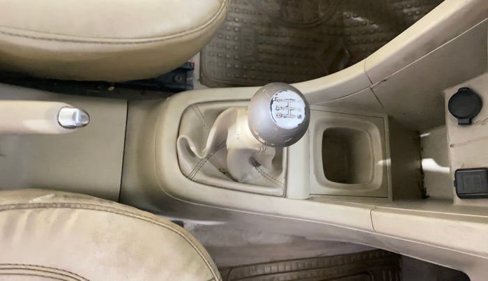 2016 Maruti Swift Dzire VXI, Petrol, Manual, 72,621 km, Gear Lever