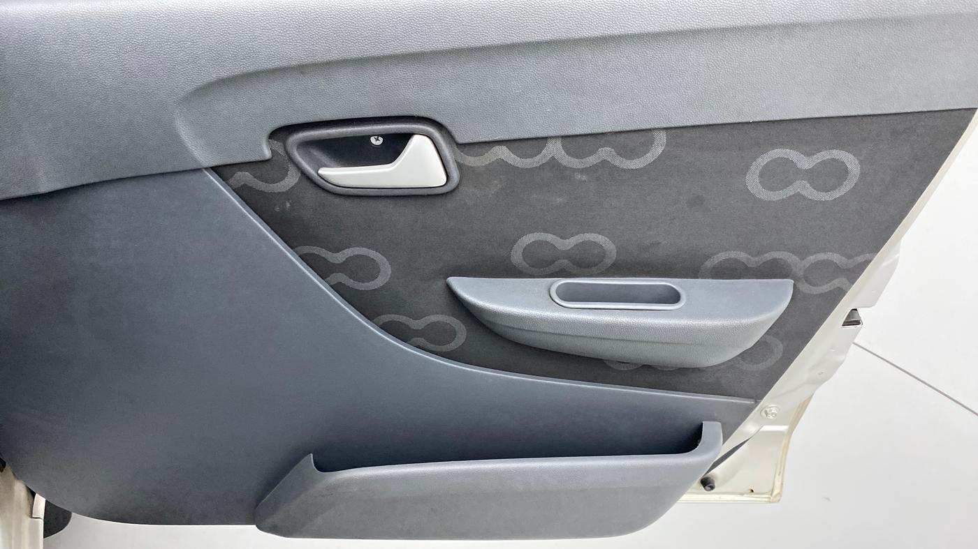 2014 Maruti Alto 800 LXI, Petrol, Manual, 19,787 km, Driver Side Door Panels Control