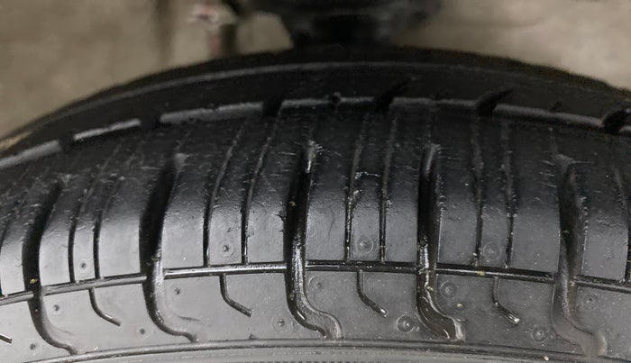2014 Maruti Alto 800 LXI, Petrol, Manual, 19,787 km, Right Front Tyre Tread