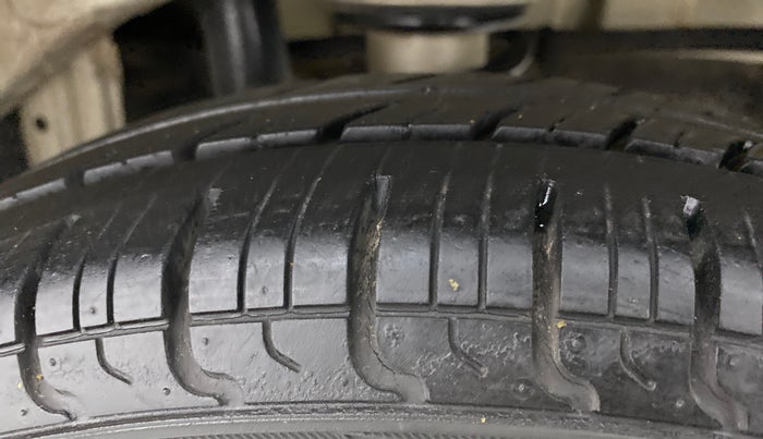 2014 Maruti Alto 800 LXI, Petrol, Manual, 19,787 km, Left Rear Tyre Tread