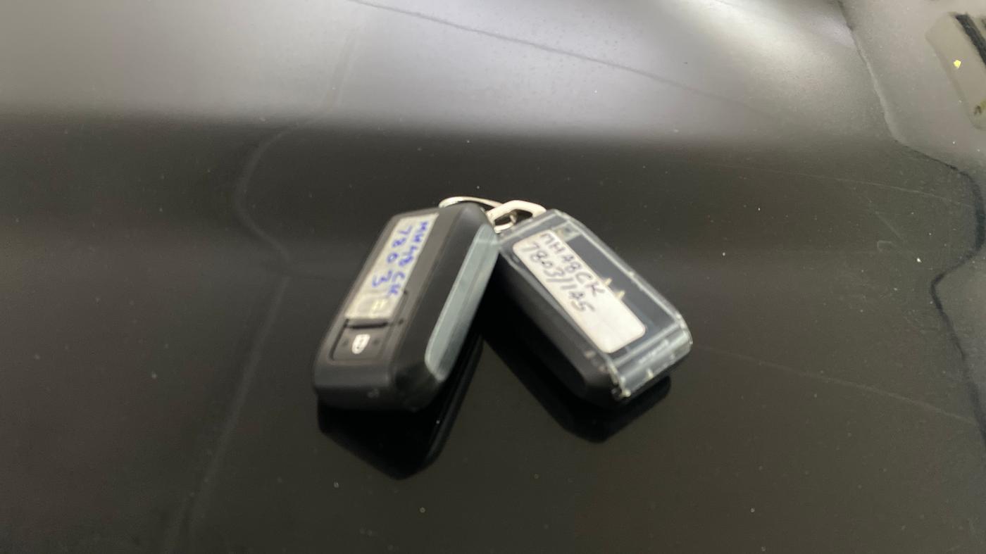 2023 Maruti Grand Vitara ALPHA SMART HYBRID AT, Petrol, Automatic, 61,229 km, Key Close Up