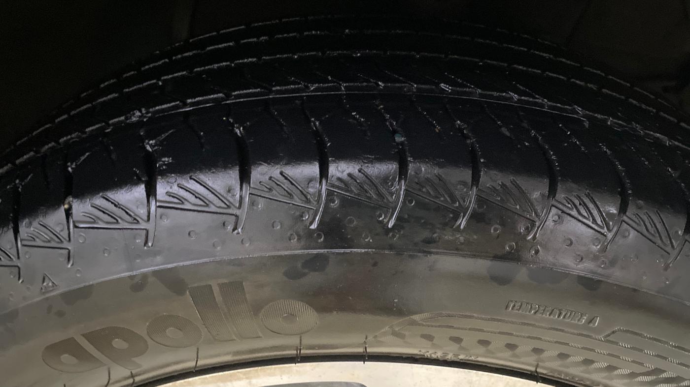 2023 Maruti Grand Vitara ALPHA SMART HYBRID AT, Petrol, Automatic, 61,229 km, Right Front Tyre Tread