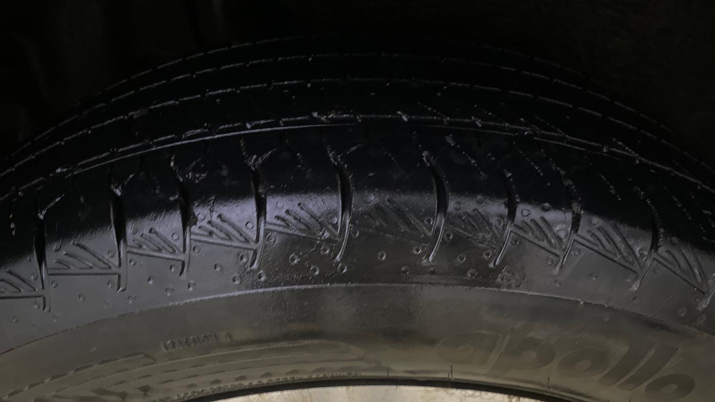 2023 Maruti Grand Vitara ALPHA SMART HYBRID AT, Petrol, Automatic, 61,229 km, Right Rear Tyre Tread
