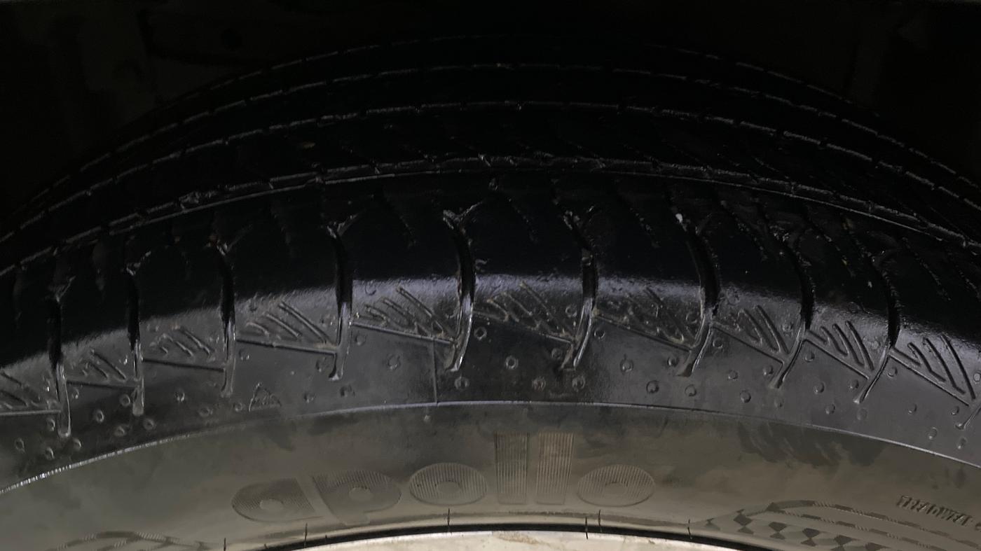 2023 Maruti Grand Vitara ALPHA SMART HYBRID AT, Petrol, Automatic, 61,229 km, Left Front Tyre Tread