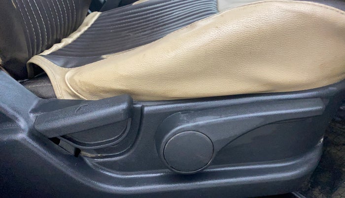 2012 Hyundai i20 ASTA 1.4 CRDI, Diesel, Manual, 94,844 km, Driver Side Adjustment Panel