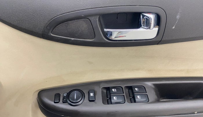 2012 Hyundai i20 ASTA 1.4 CRDI, Diesel, Manual, 94,844 km, Driver Side Door Panels Control