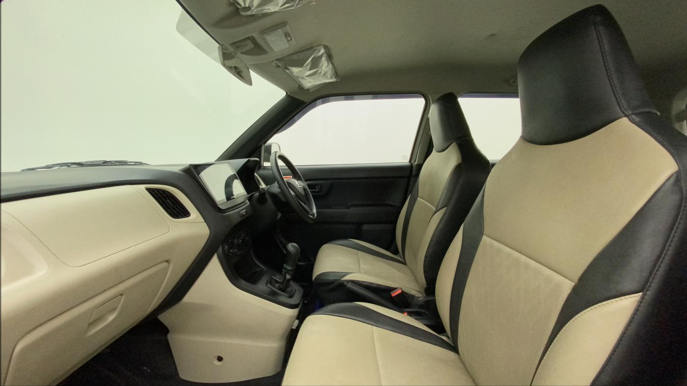 2021 Maruti New Wagon-R LXI CNG 1.0, CNG, Manual, 26,161 km, Right Side Front Door Cabin