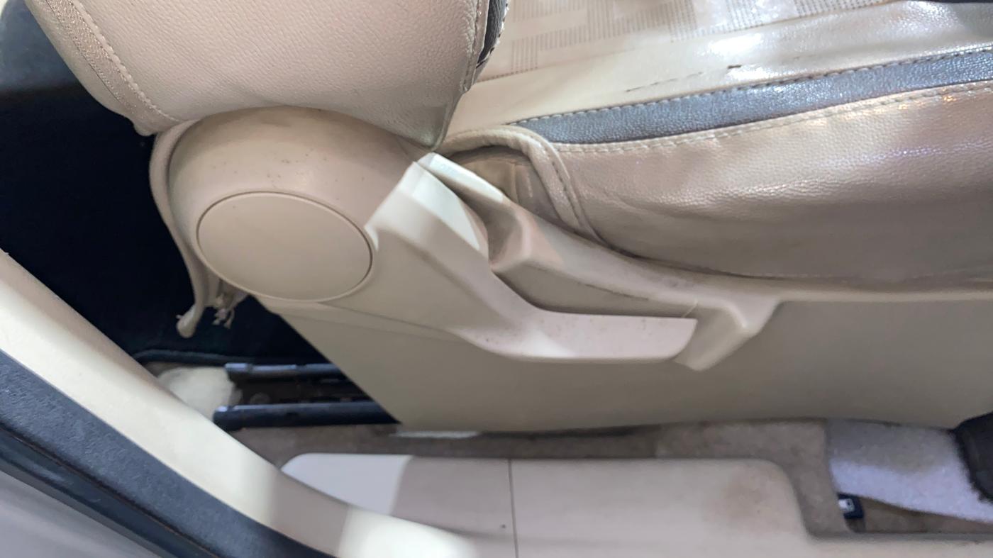 2021 Maruti Ertiga VXI SHVS, Petrol, Manual, 79,857 km, Driver Side Adjustment Panel