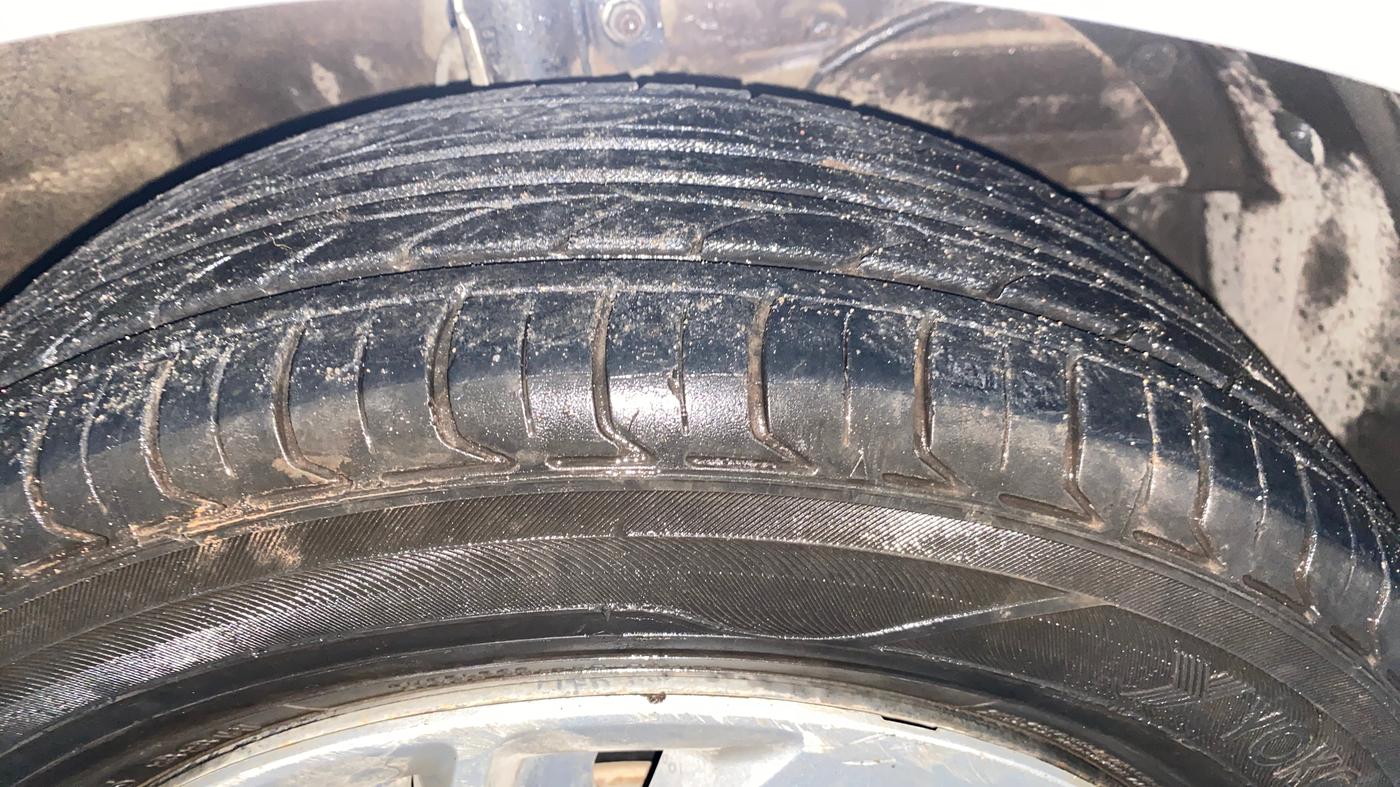 2021 Maruti Ertiga VXI SHVS, Petrol, Manual, 79,857 km, Right Front Tyre Tread