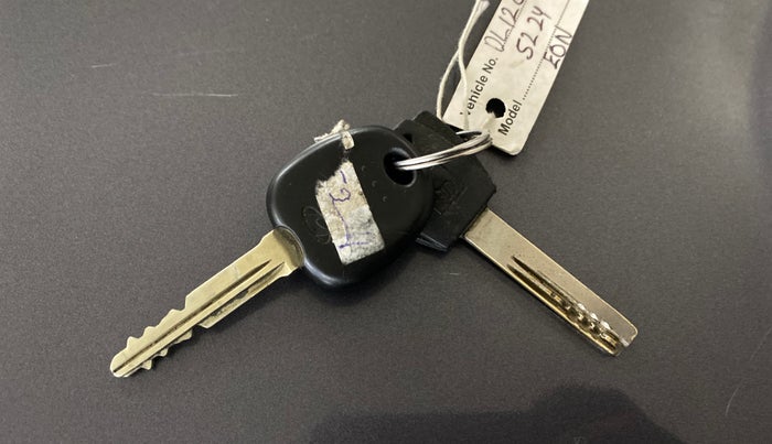 2018 Hyundai Eon ERA +, Petrol, Manual, 59,181 km, Key Close Up