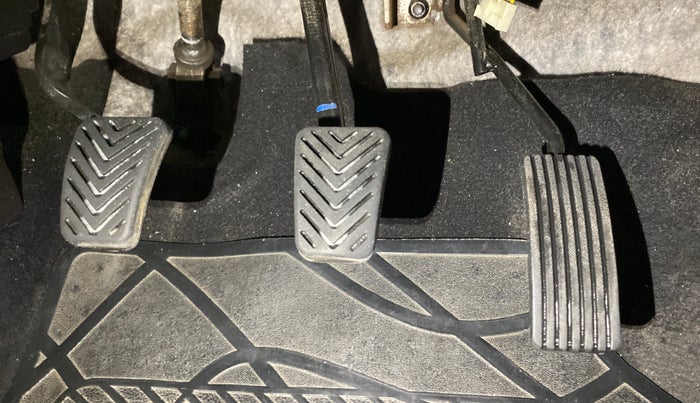 2018 Hyundai Eon ERA +, Petrol, Manual, 59,181 km, Pedals