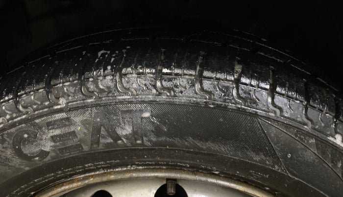 2018 Hyundai Eon ERA +, Petrol, Manual, 59,181 km, Left Front Tyre Tread