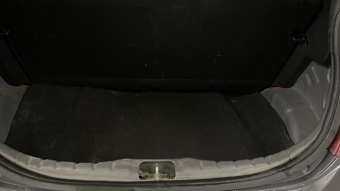 2018 Hyundai Eon ERA +, Petrol, Manual, 59,181 km, Boot Inside