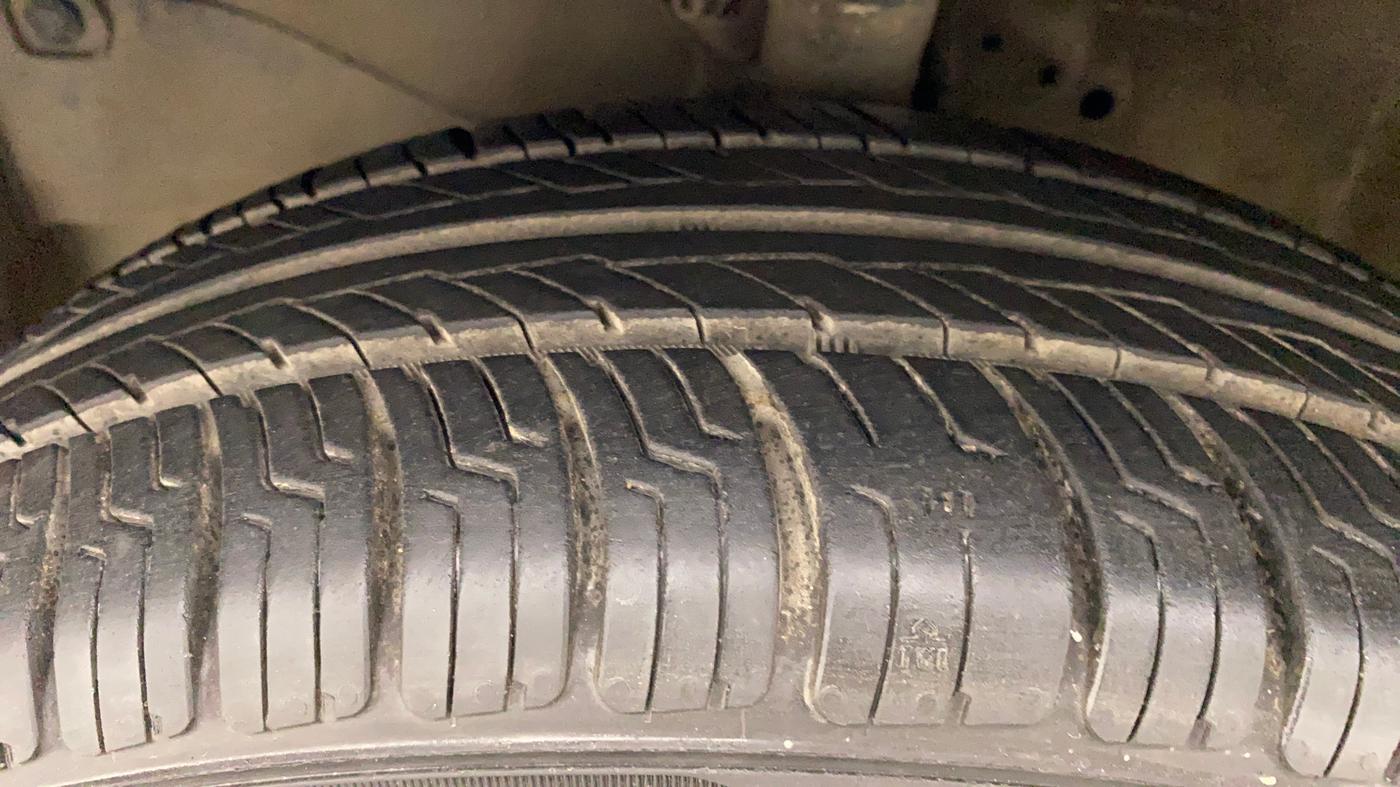2013 Honda Brio S MT, Petrol, Manual, 65,665 km, Left Front Tyre Tread
