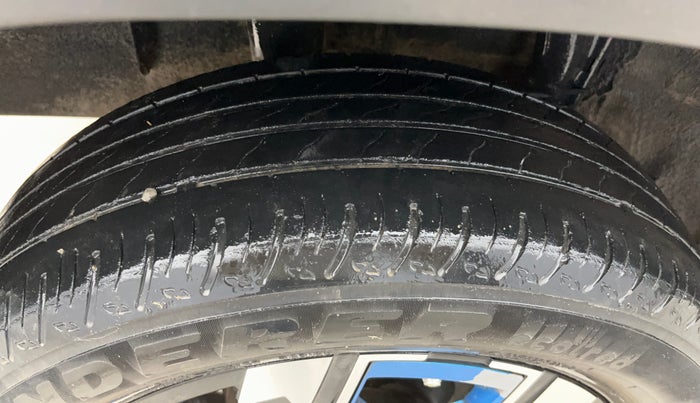 2022 Renault Kiger RXZ TURBO CVT DUAL TONE, Petrol, Automatic, 47,383 km, Right Rear Tyre Tread