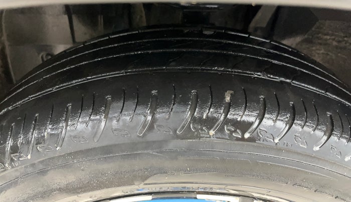 2022 Renault Kiger RXZ TURBO CVT DUAL TONE, Petrol, Automatic, 47,383 km, Left Front Tyre Tread