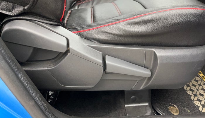 2022 Renault Kiger RXZ TURBO CVT DUAL TONE, Petrol, Automatic, 47,383 km, Driver Side Adjustment Panel