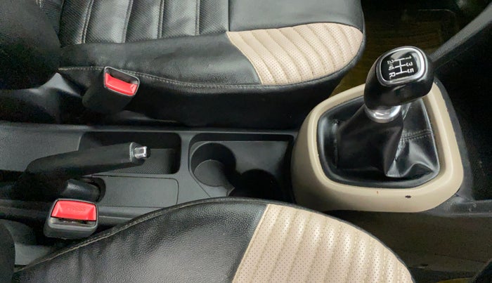 2017 Hyundai Grand i10 SPORTZ 1.2 KAPPA VTVT, CNG, Manual, 96,561 km, Gear Lever