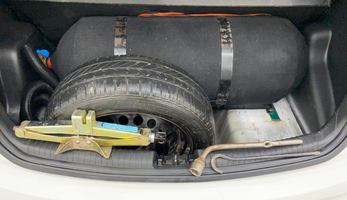 2017 Hyundai Grand i10 SPORTZ 1.2 KAPPA VTVT, CNG, Manual, 96,561 km, Spare Tyre