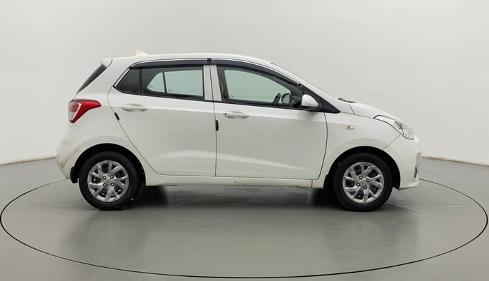 2017 Hyundai Grand i10 SPORTZ 1.2 KAPPA VTVT, CNG, Manual, 96,561 km, Right Side View