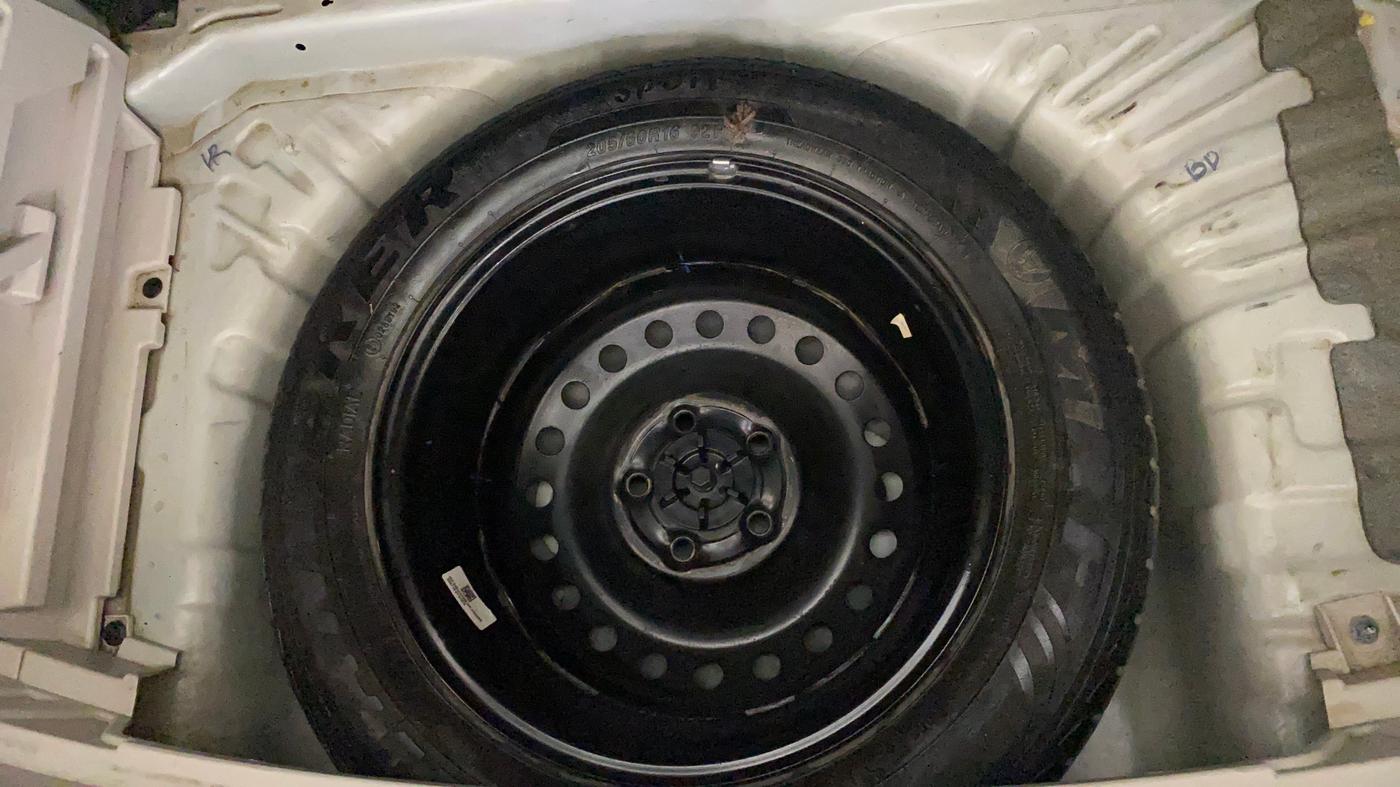 2019 Mahindra XUV300 W6 1.2 PETROL, Petrol, Manual, 41,579 km, Spare Tyre