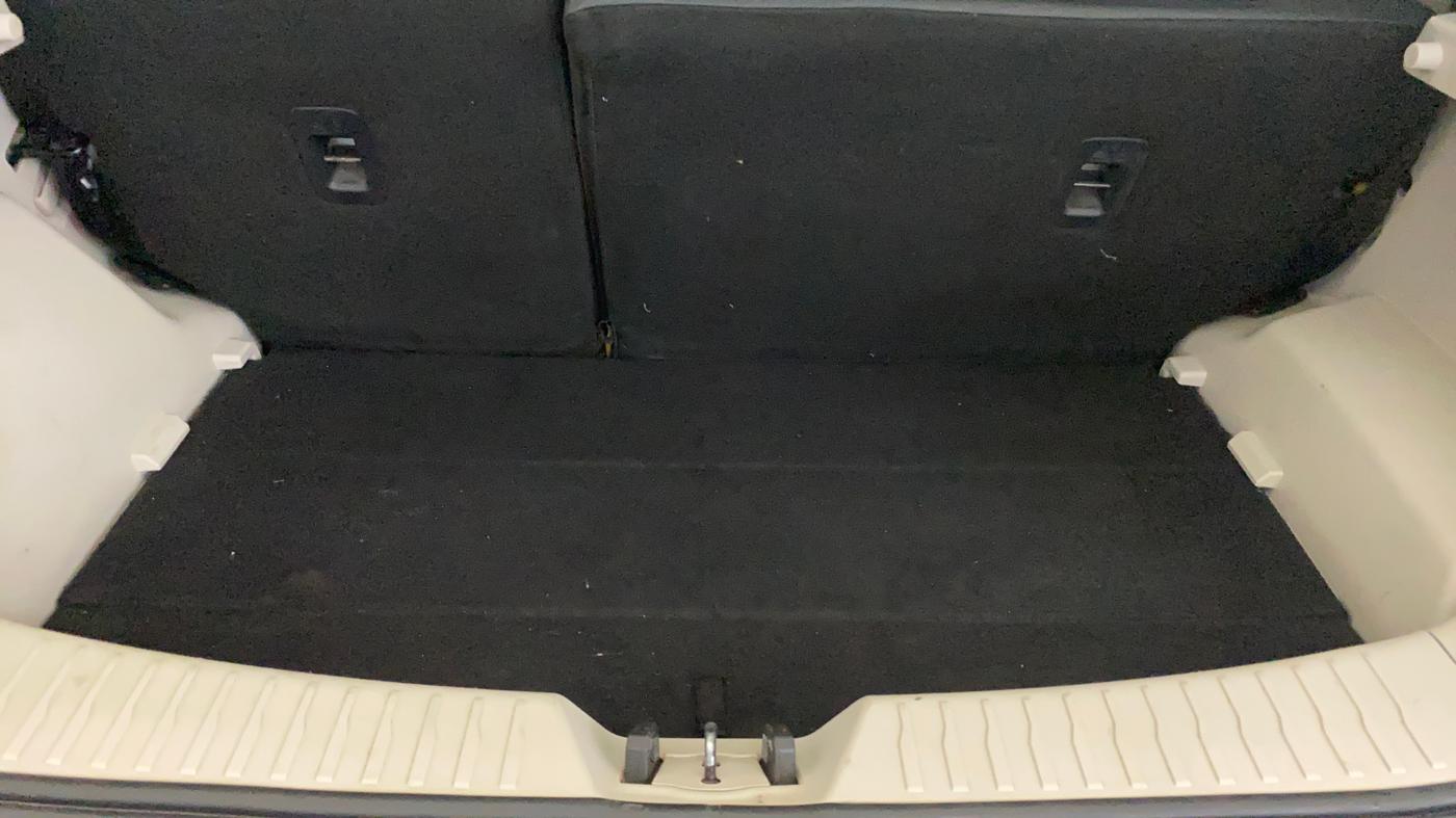 2019 Mahindra XUV300 W6 1.2 PETROL, Petrol, Manual, 41,579 km, Boot Inside