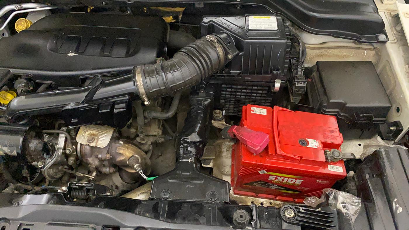 2019 Mahindra XUV300 W6 1.2 PETROL, Petrol, Manual, 41,579 km, Engine View - Left