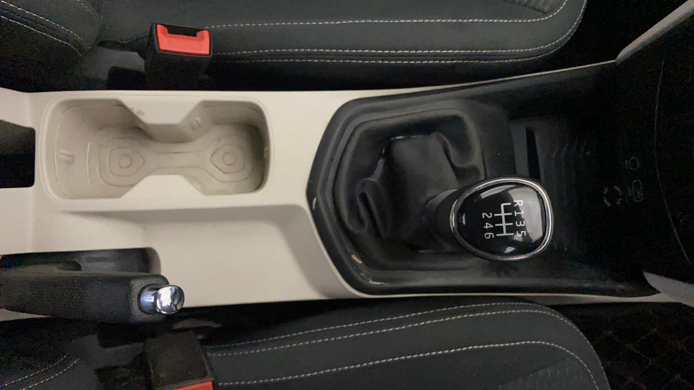 2019 Mahindra XUV300 W6 1.2 PETROL, Petrol, Manual, 41,579 km, Gear Lever