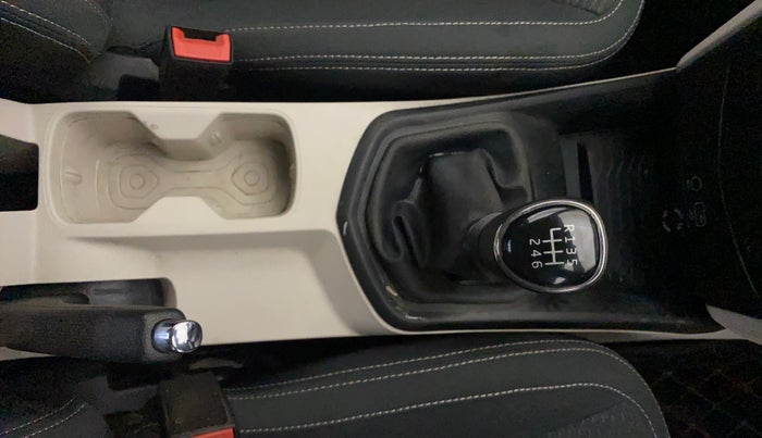 2019 Mahindra XUV300 W6 1.2 PETROL, Petrol, Manual, 41,558 km, Gear Lever