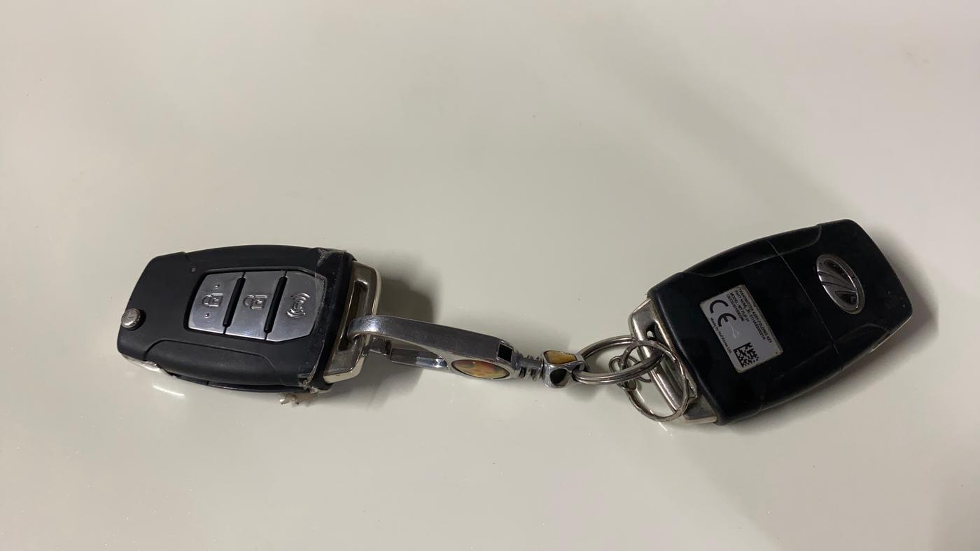 2019 Mahindra XUV300 W6 1.2 PETROL, Petrol, Manual, 41,579 km, Key Close Up
