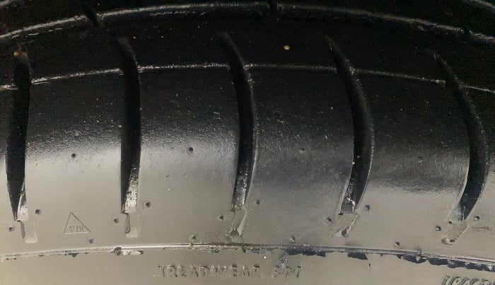 2020 Maruti Swift ZXI AMT, Petrol, Automatic, 75,747 km, Right Front Tyre Tread