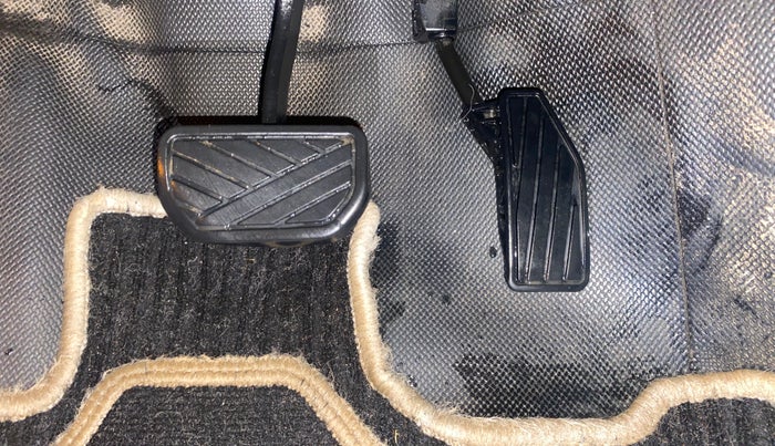 2020 Maruti Swift ZXI AMT, Petrol, Automatic, 75,747 km, Pedals