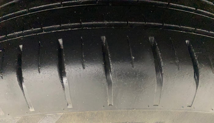 2020 Maruti Swift ZXI AMT, Petrol, Automatic, 75,747 km, Left Rear Tyre Tread