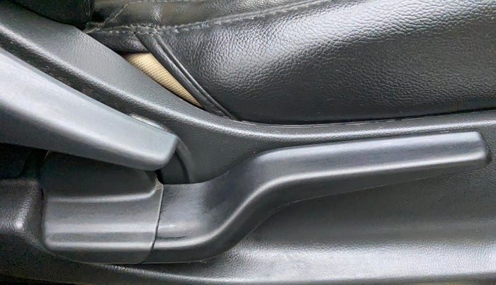 2018 Honda Amaze 1.2L I-VTEC VX, CNG, Manual, 53,117 km, Driver Side Adjustment Panel