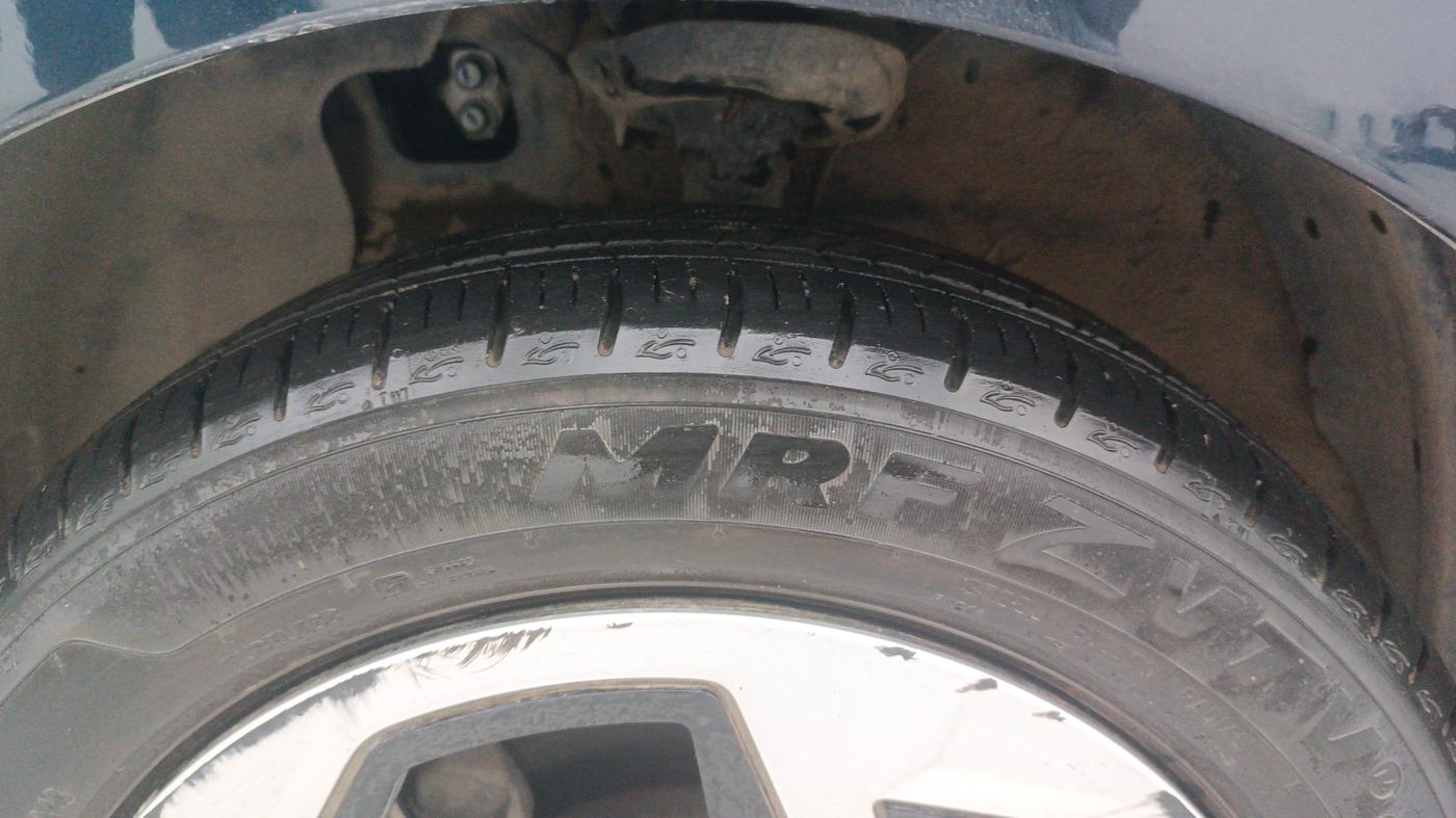 2024 Hyundai GRAND I10 NIOS SPORTZ AMT 1.2 KAPPA VTVT, Petrol, Automatic, 17,688 km, Left Front Tyre Tread