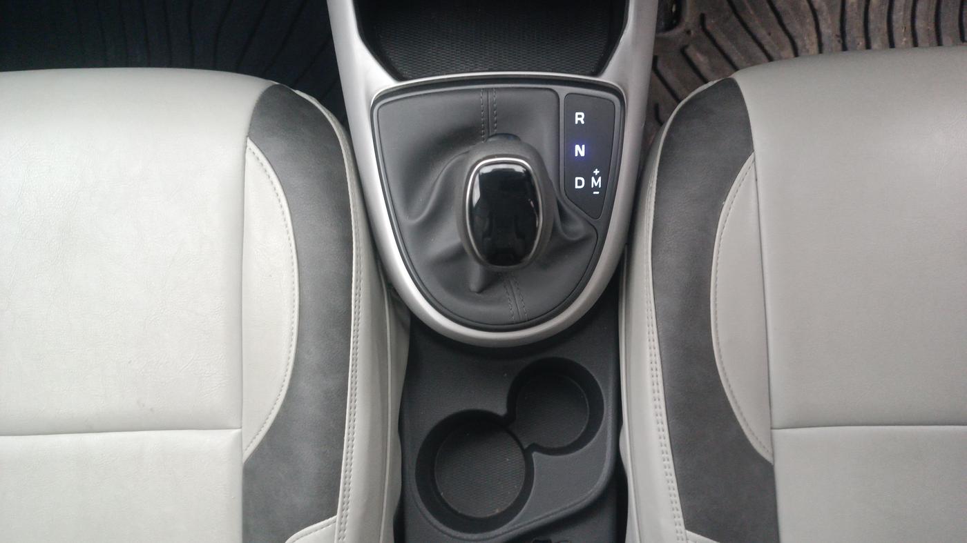 2024 Hyundai GRAND I10 NIOS SPORTZ AMT 1.2 KAPPA VTVT, Petrol, Automatic, 17,688 km, Gear Lever