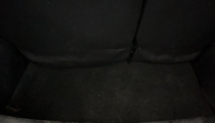 2016 Maruti Swift LXI (O), Petrol, Manual, 72,548 km, Boot Inside