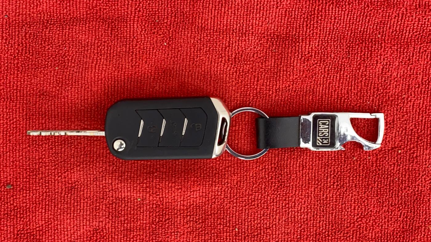 2021 Mahindra MARAZZO M 6 + 8 STR, Diesel, Manual, 47,117 km, Key Close Up