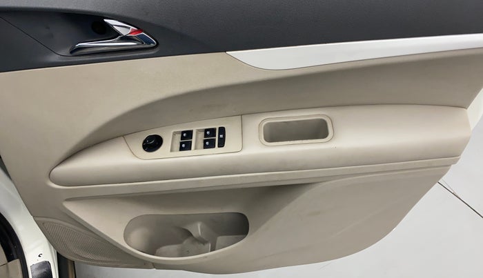 2021 Mahindra MARAZZO M 6 + 8 STR, Diesel, Manual, 47,117 km, Driver Side Door Panels Control