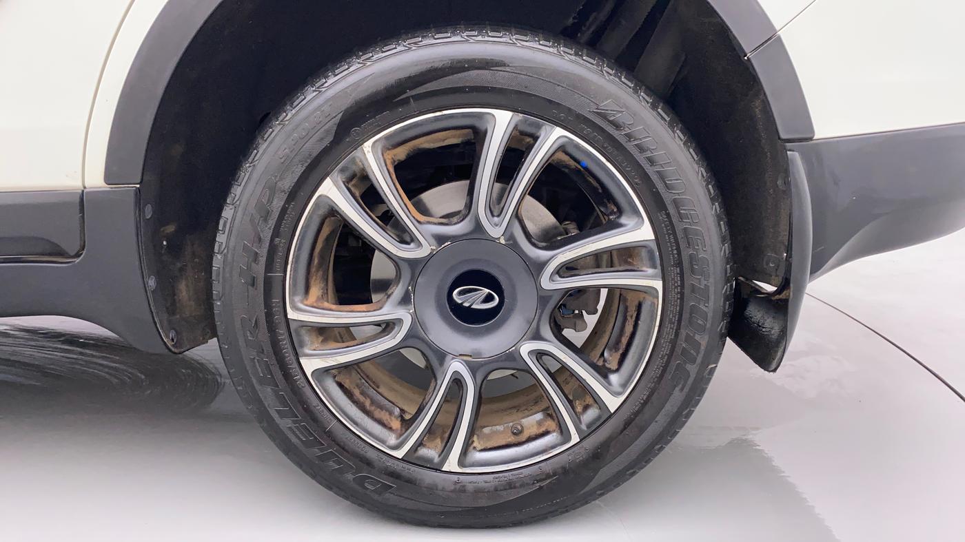 2021 Mahindra MARAZZO M 6 + 8 STR, Diesel, Manual, 47,117 km, Left Rear Wheel