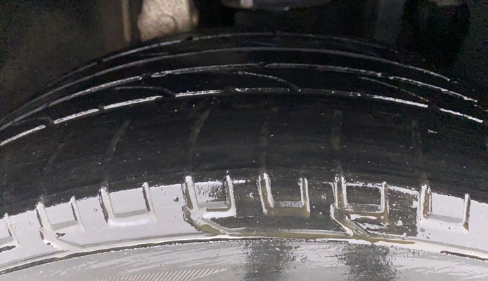 2021 Mahindra MARAZZO M 6 + 8 STR, Diesel, Manual, 47,117 km, Right Front Tyre Tread
