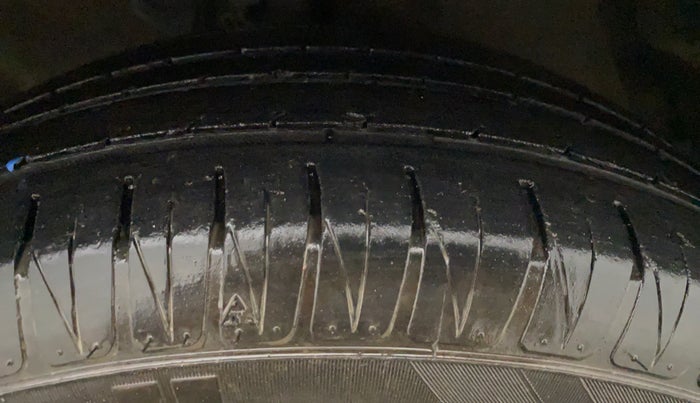 2012 Hyundai i20 MAGNA 1.2, Petrol, Manual, 46,225 km, Right Front Tyre Tread