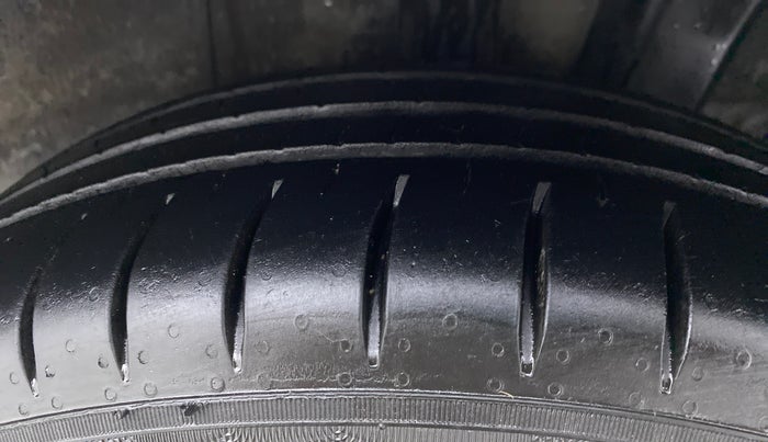 2016 Hyundai Grand i10 1.2 ASTA (O) AT, Petrol, Automatic, 73,494 km, Left Rear Tyre Tread