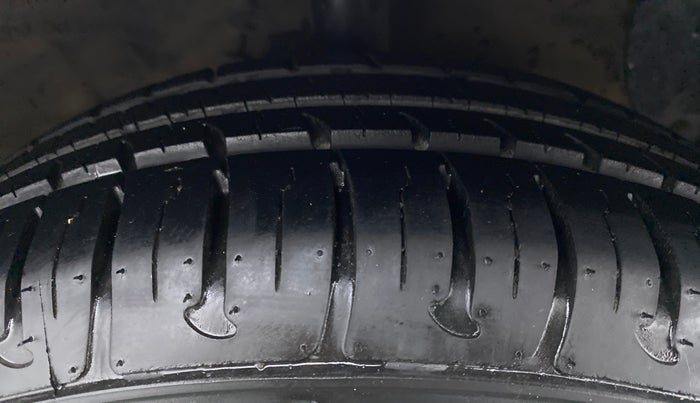 2016 Hyundai Grand i10 1.2 ASTA (O) AT, Petrol, Automatic, 73,494 km, Right Front Tyre Tread
