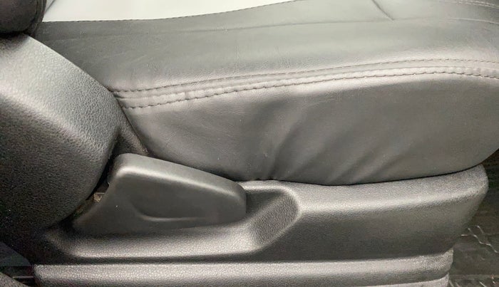 2021 Renault Kwid RXT 1.0 AMT (O), Petrol, Automatic, 24,474 km, Driver Side Adjustment Panel