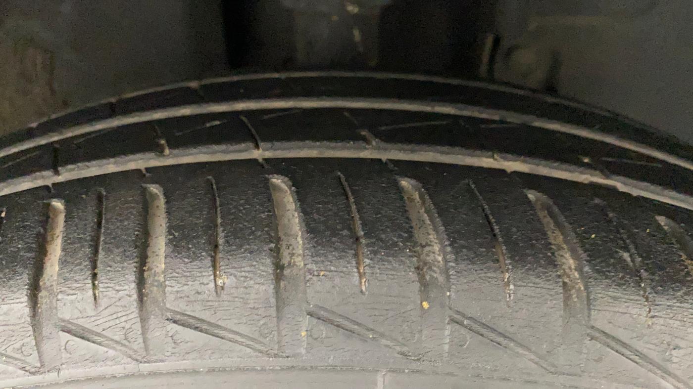 2021 Renault Kwid RXT 1.0 AMT (O), Petrol, Automatic, 24,474 km, Right Front Tyre Tread