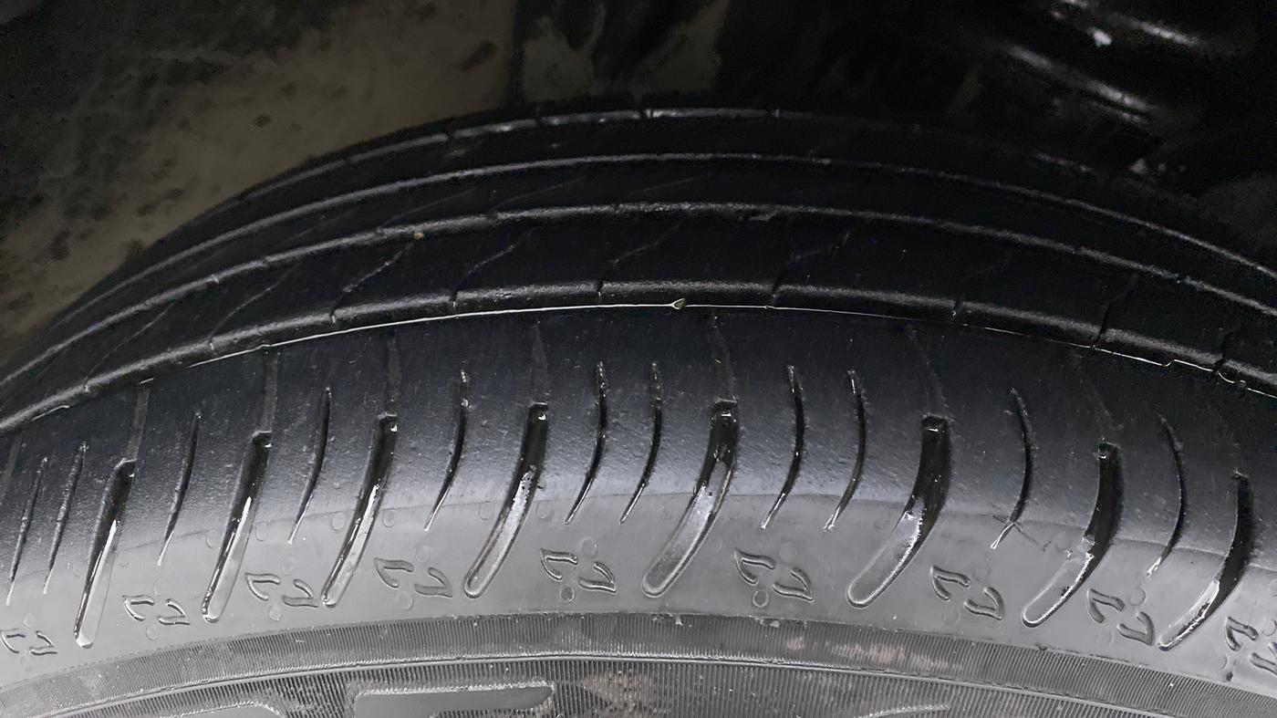 2021 Nissan MAGNITE XV PRIMIUM TURBO CVT, Petrol, Automatic, 17,535 km, Right Front Tyre Tread