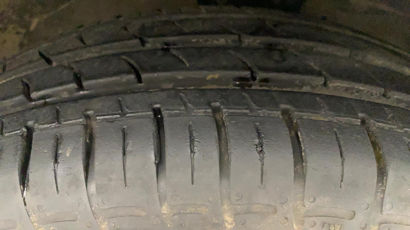2016 Maruti Celerio VXI AMT, Petrol, Automatic, 64,491 km, Right Front Tyre Tread
