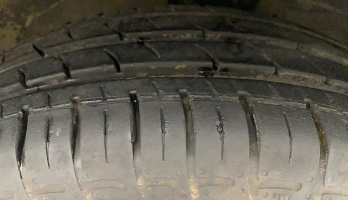 2016 Maruti Celerio VXI AMT, Petrol, Automatic, 64,491 km, Right Front Tyre Tread
