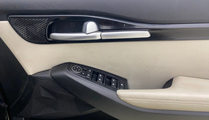 2020 KIA SELTOS HTX 1.5 PETROL, Petrol, Manual, 46,796 km, Driver Side Door Panels Control